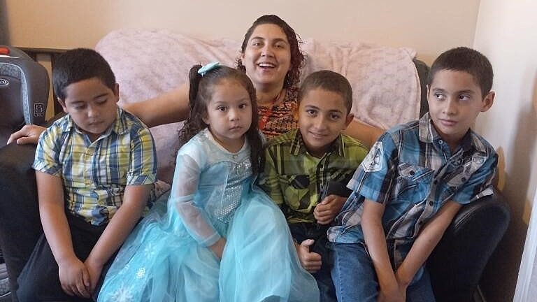 Feature Image for Meet Herlinda: A CentroNía Mom post