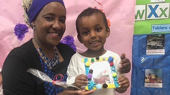 Feature Image for Meet Momina: A CentroNía Mother and Aspiring Educator post