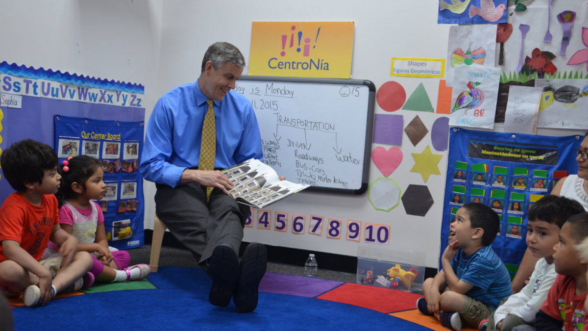 Feature Image for NIEER and Secretary Arne Duncan Visit CentroNía post